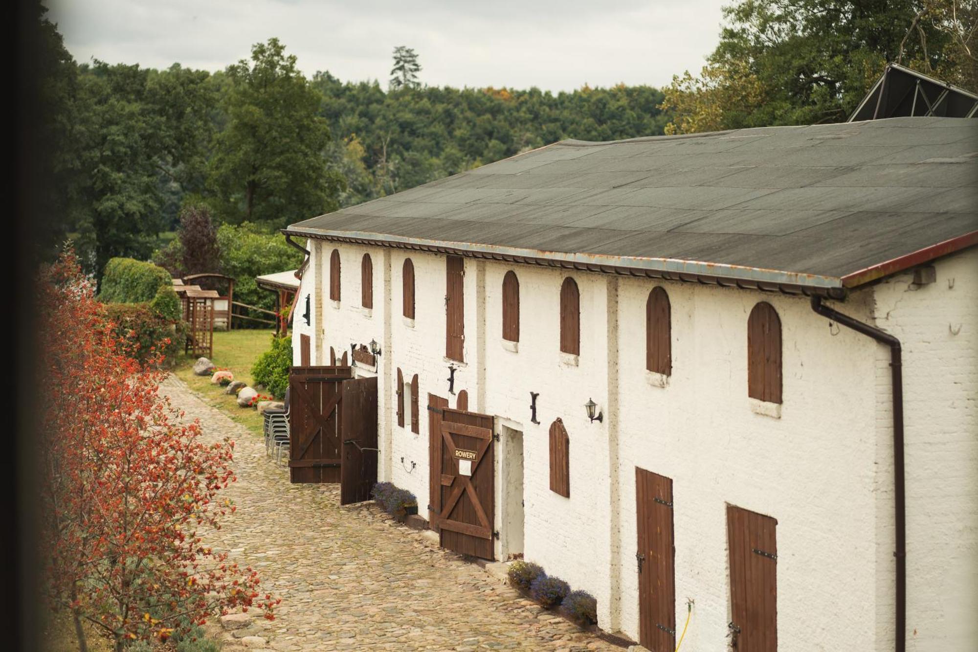 Stary Mlyn Strzeszyn Hotel Lubowo  Exterior photo