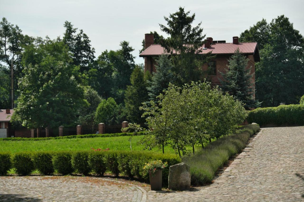Stary Mlyn Strzeszyn Hotel Lubowo  Exterior photo